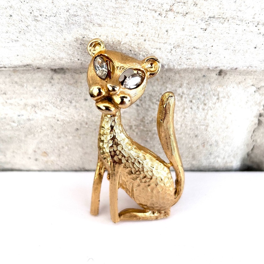 Gold Tone Cougar Cat Brooch Pun Marquis Shaped Eyes